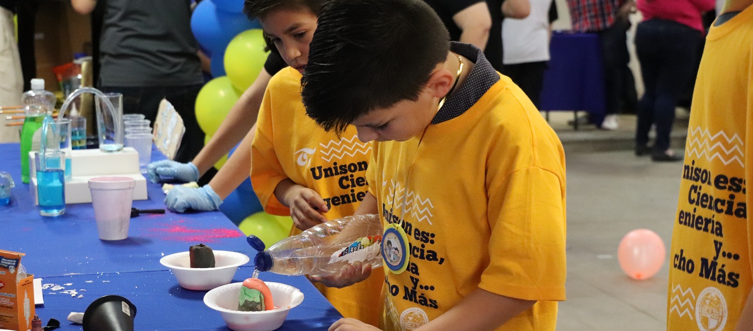 Motivamos a los niños por la ciencia de más alto nivel: Lamberto Castro Arce