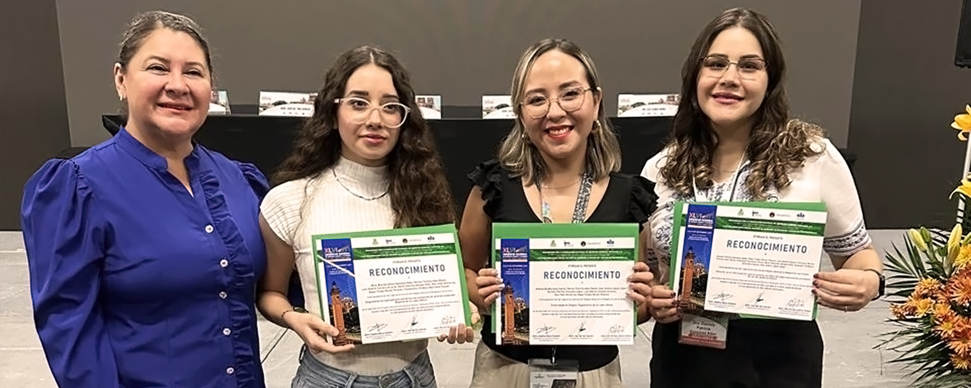 Obtienen universitarios segundo y tercer lugar en Congreso Nacional de Químicos Clínicos