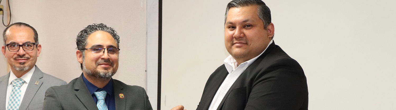 Es Luis Alberto Zamora Álvarez, titular interino de la Jefatura del Departamento de CQByA