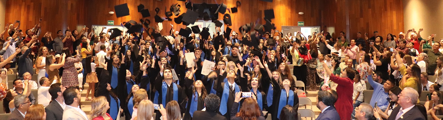 Lucha por tus sueños, tarde o temprano los vas a lograr: egresada campus Navojoa