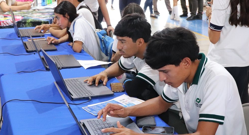 Realizan la primera Feria Vocacional y de Servicios en Unison Navojoa